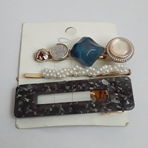 None Accessories - ❤  3 Set Acrylic Hair Clips